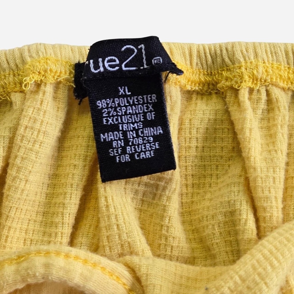 Butter yellow smocked crop top - Picture 5 of 6